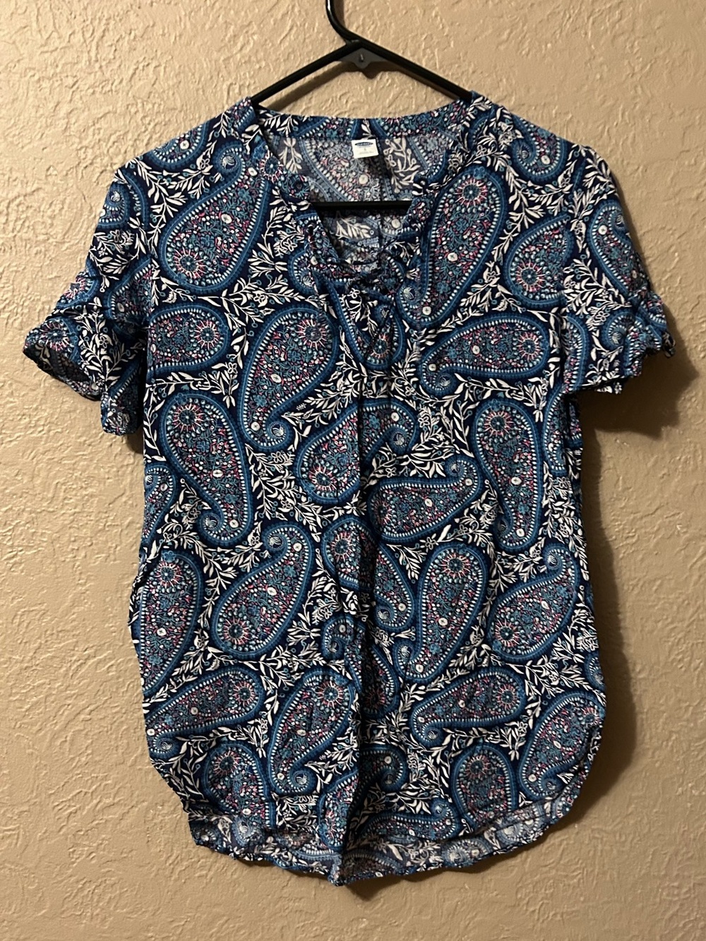 Old Navy Blue Paisley Tie-Front Blouse